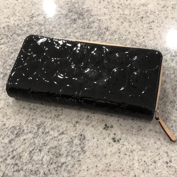 Coach black patent leather wallet - Picture 3 of 7